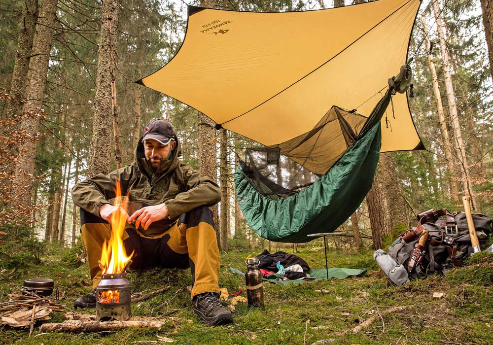 Neu Ausrüstung für Auto Winter-Camping ausprobiert. Ankündigung Winter-Biwak